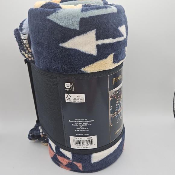 Pendleton fleece throw blanket 50" by 70" navy aztec boho design - Picture 4 of 11